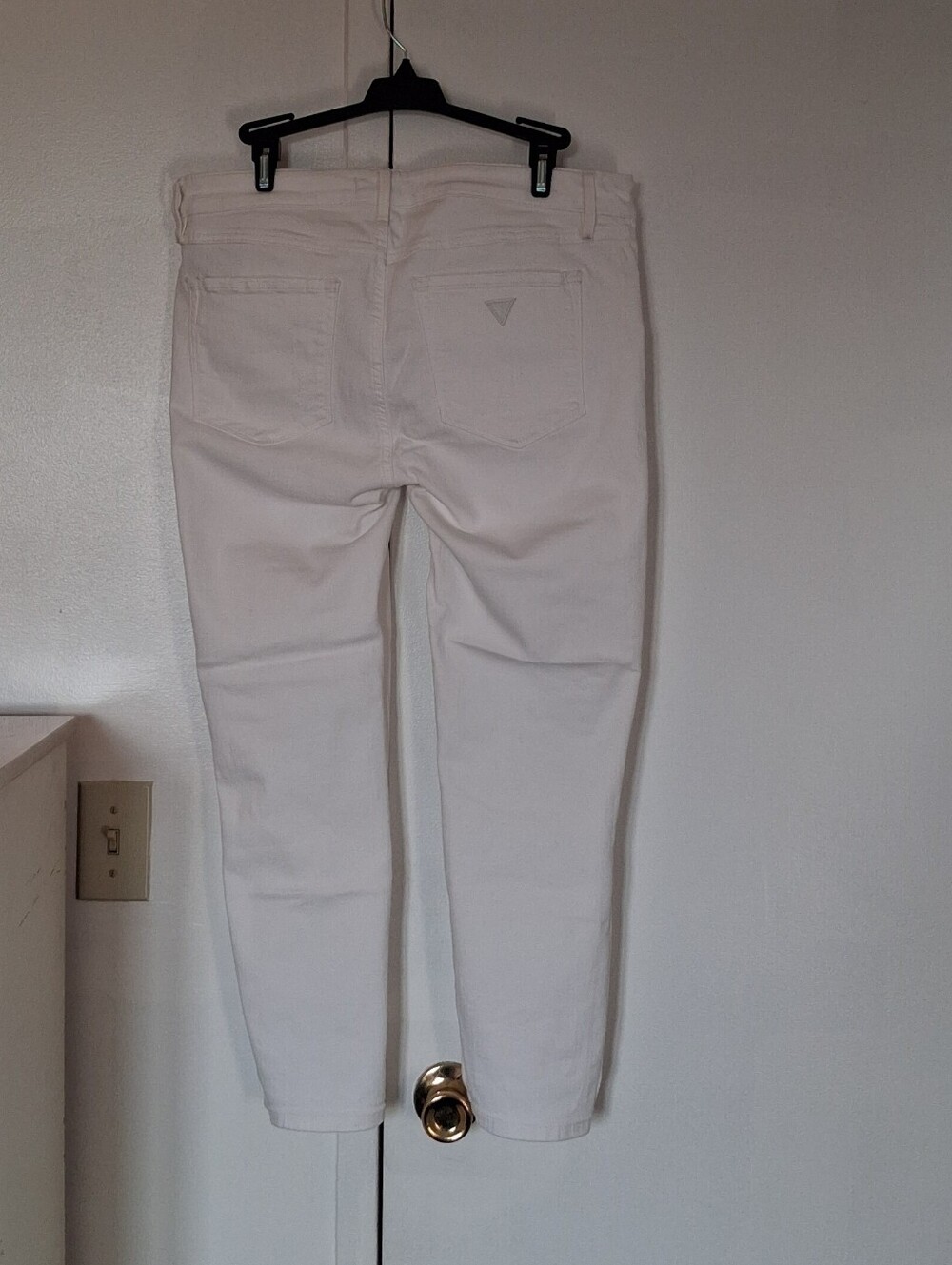 Guess White Distressed Capri Jeans Size30